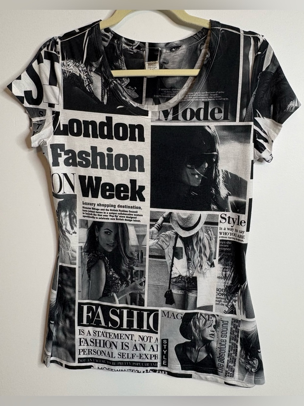 Women’s T shirt Size S-M Fashion Print